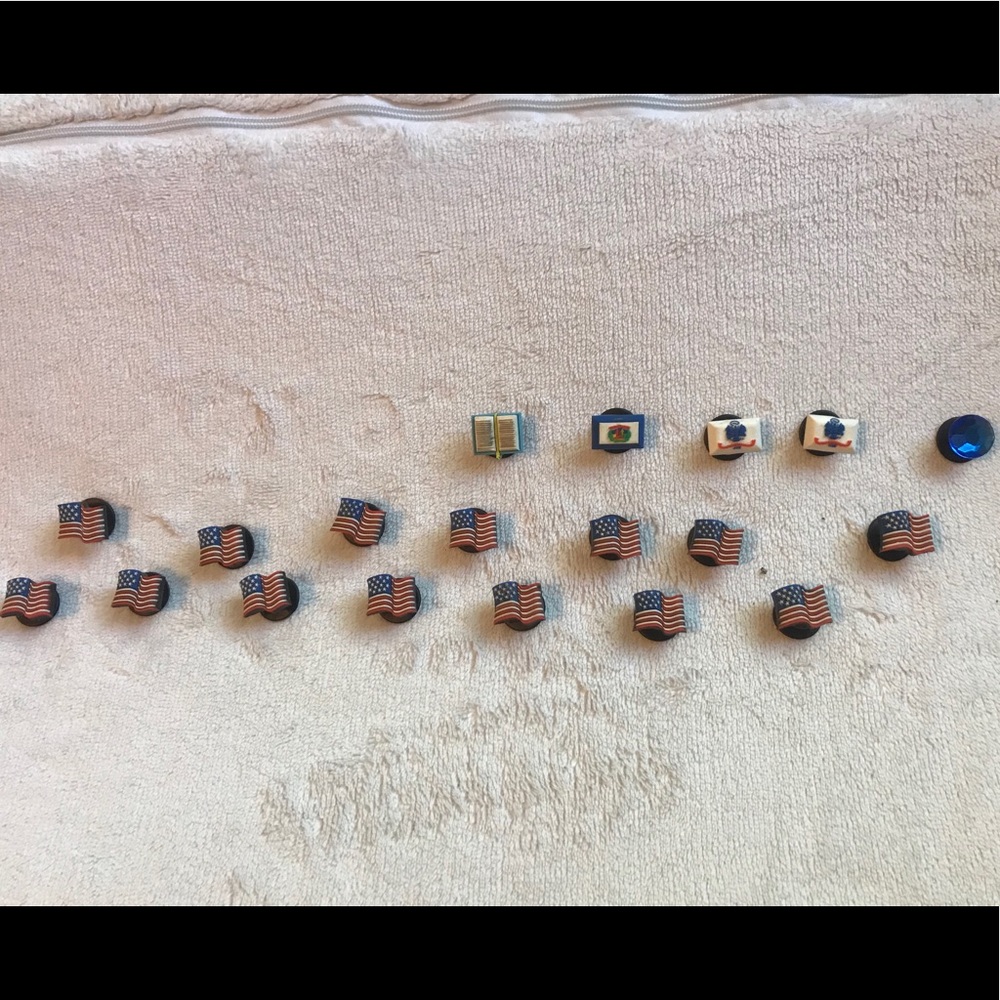 19 Jibbitz for CROCS 🇺🇸